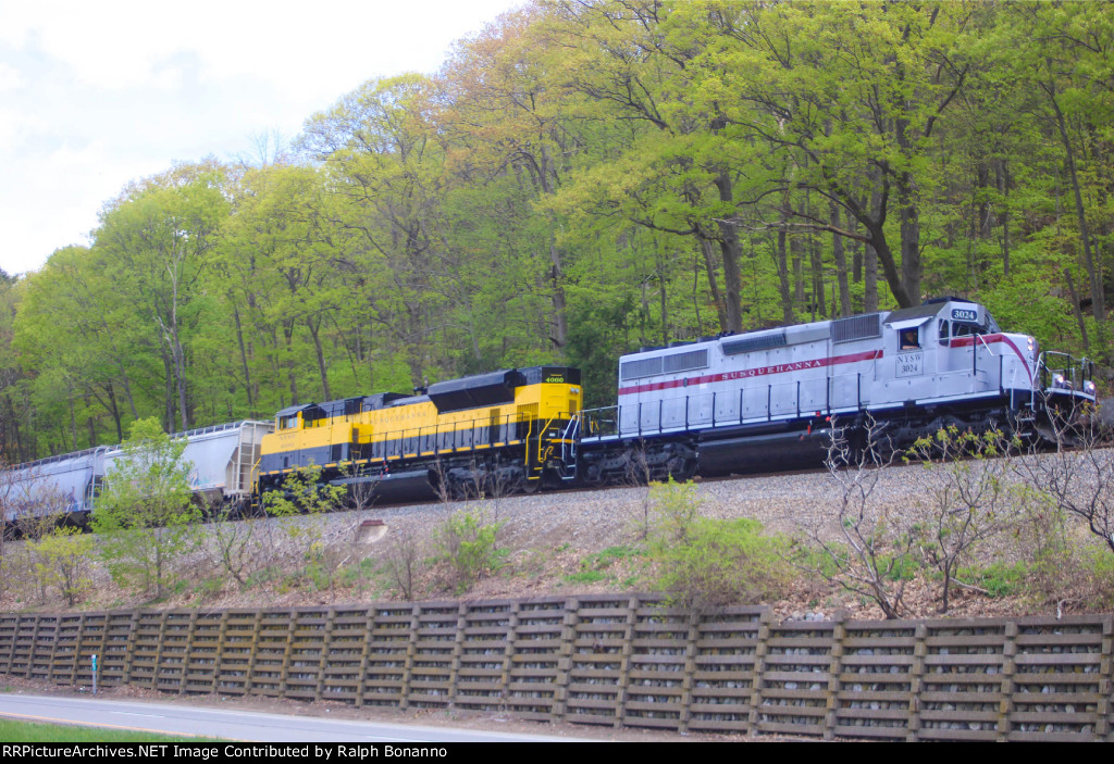 Rolling eastbound at Oak Ridge along NJ Route 23 